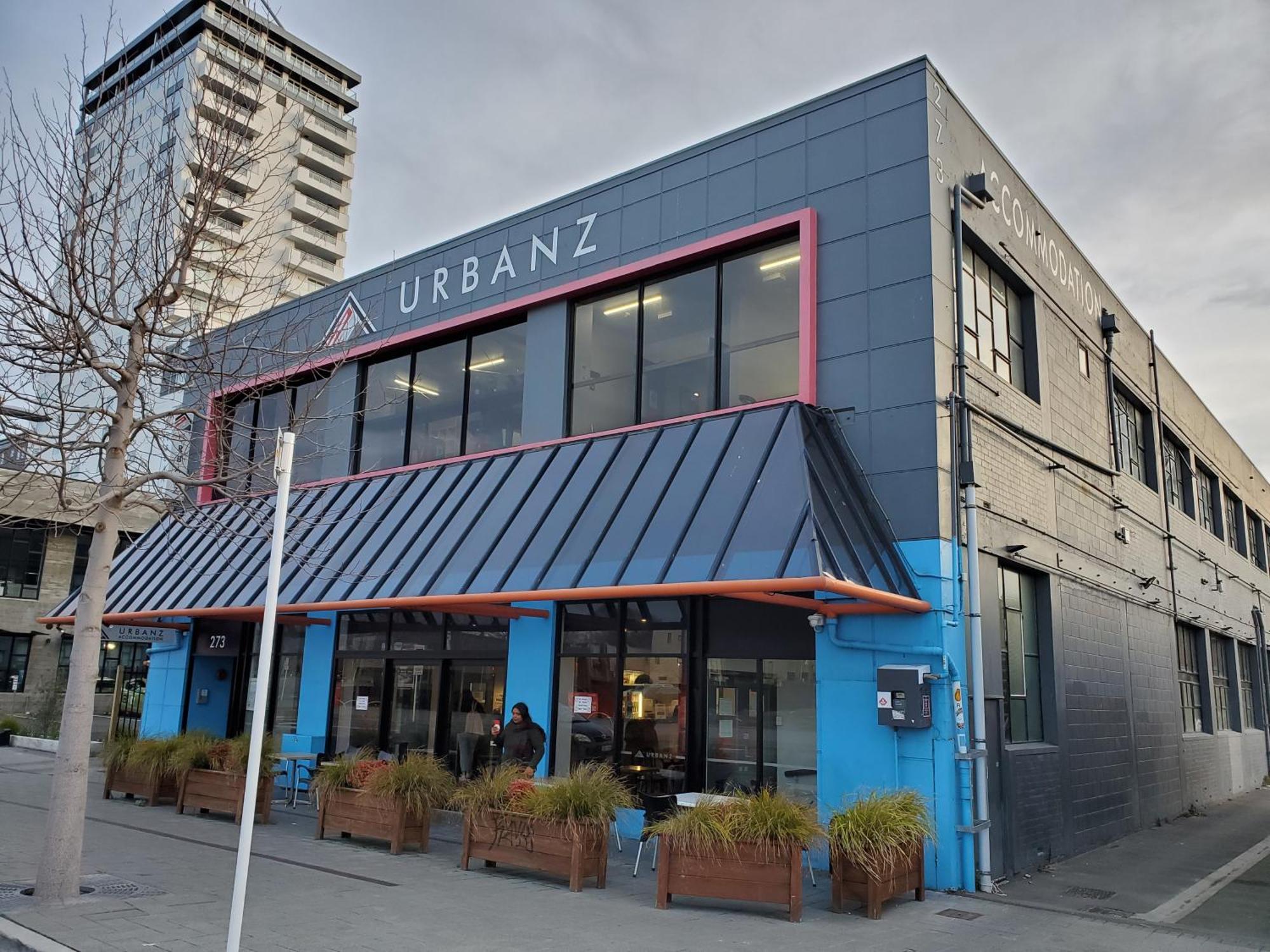 Hostel Urbanz Christchurch Exterior foto The Urbanz building in 2019